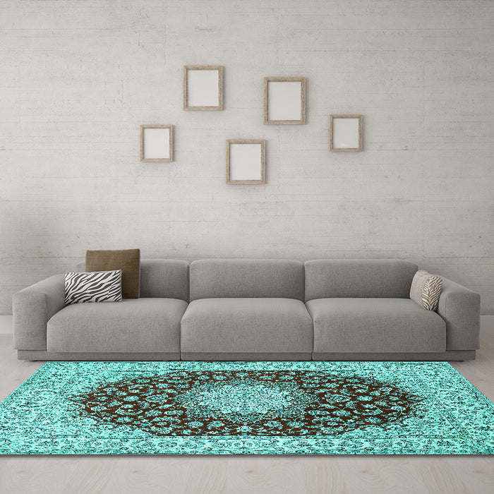 Machine Washable Medallion Turquoise Traditional Area Rugs in a Living Room,, wshtr725turq