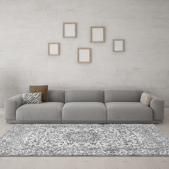Machine Washable Medallion Gray Traditional Rug in a Living Room,, wshtr726gry