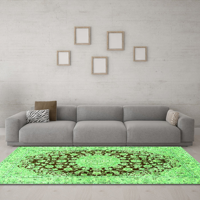 Machine Washable Medallion Green Traditional Area Rugs in a Living Room,, wshtr729grn