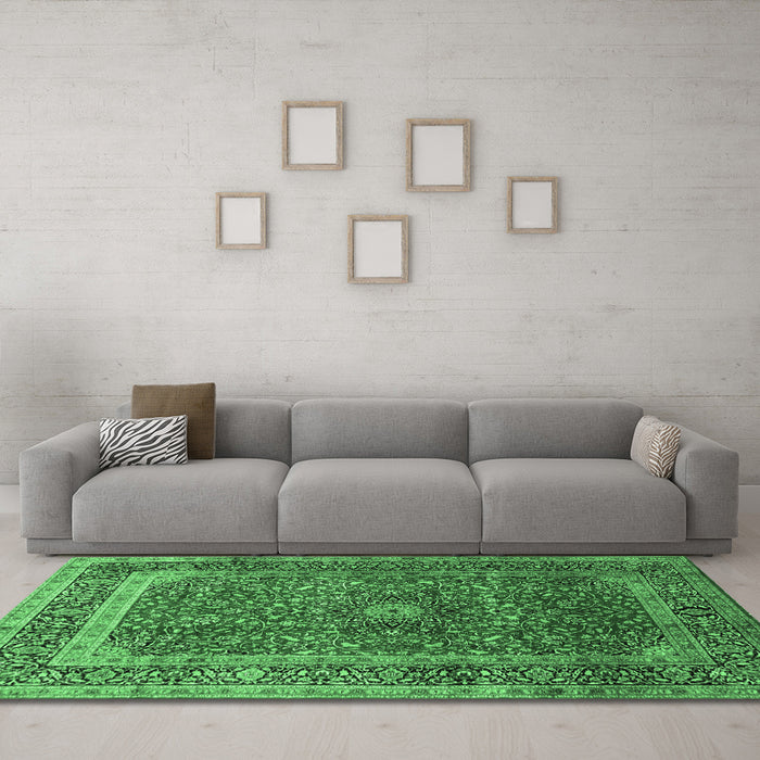 Machine Washable Medallion Emerald Green Traditional Area Rugs in a Living Room,, wshtr72emgrn
