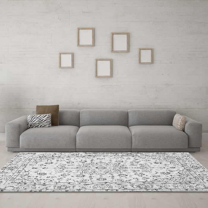 Machine Washable Medallion Gray Traditional Rug in a Living Room,, wshtr730gry