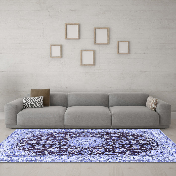 Machine Washable Medallion Blue Traditional Rug in a Living Room, wshtr731blu