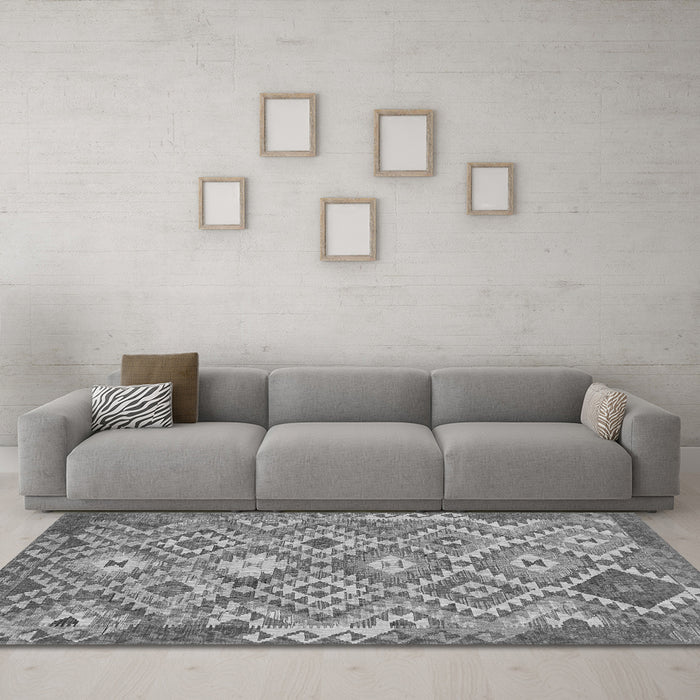 Machine Washable Southwestern Gray Country Rug in a Living Room,, wshtr733gry