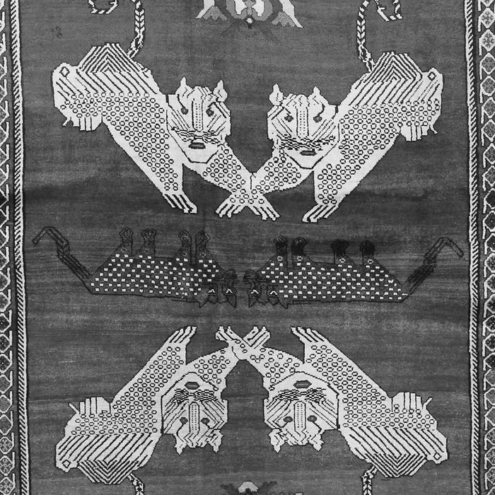 Serging Thickness of Machine Washable Animal Gray Traditional Rug, wshtr734gry