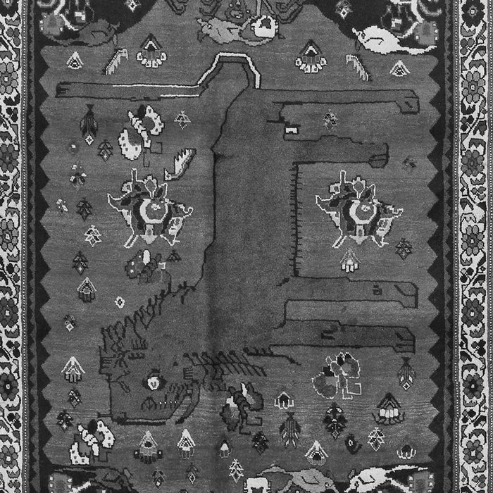 Serging Thickness of Machine Washable Animal Gray Traditional Rug, wshtr736gry