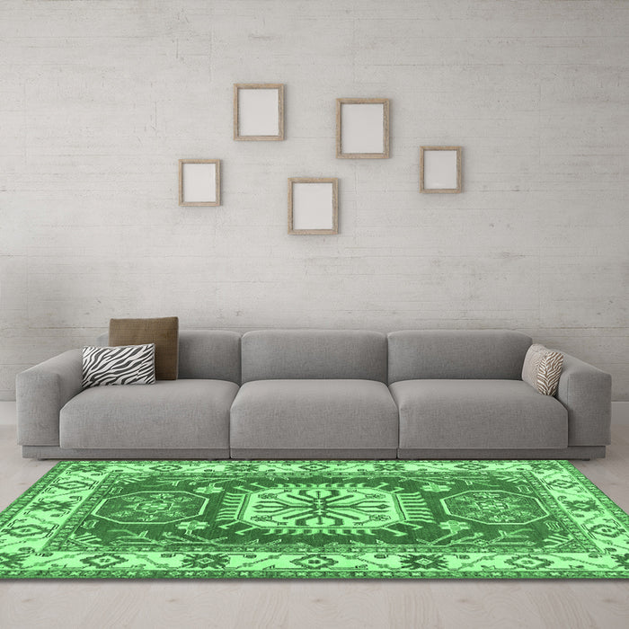 Machine Washable Geometric Emerald Green Traditional Area Rugs in a Living Room,, wshtr737emgrn