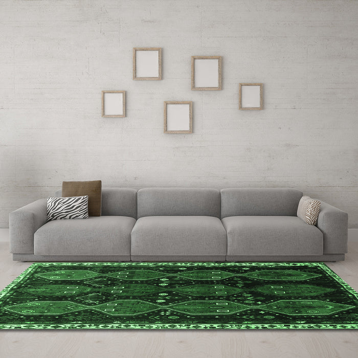 Machine Washable Persian Emerald Green Traditional Area Rugs in a Living Room,, wshtr739emgrn