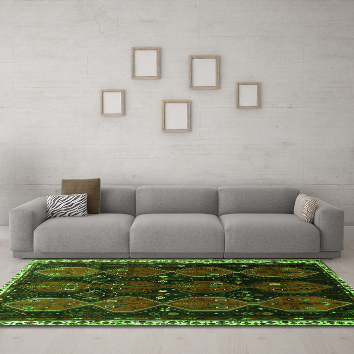 Machine Washable Persian Green Traditional Area Rugs in a Living Room,, wshtr739grn