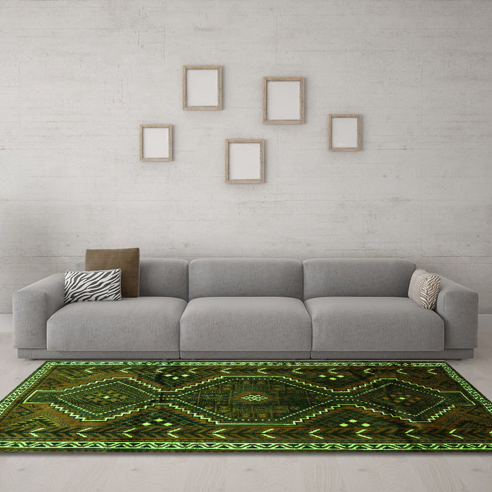 Machine Washable Persian Green Traditional Area Rugs in a Living Room,, wshtr743grn