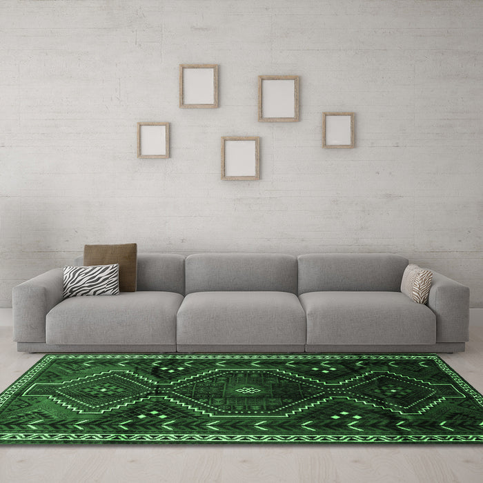 Machine Washable Persian Emerald Green Traditional Area Rugs in a Living Room,, wshtr743emgrn