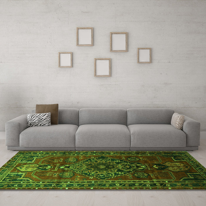 Machine Washable Persian Green Traditional Area Rugs in a Living Room,, wshtr744grn