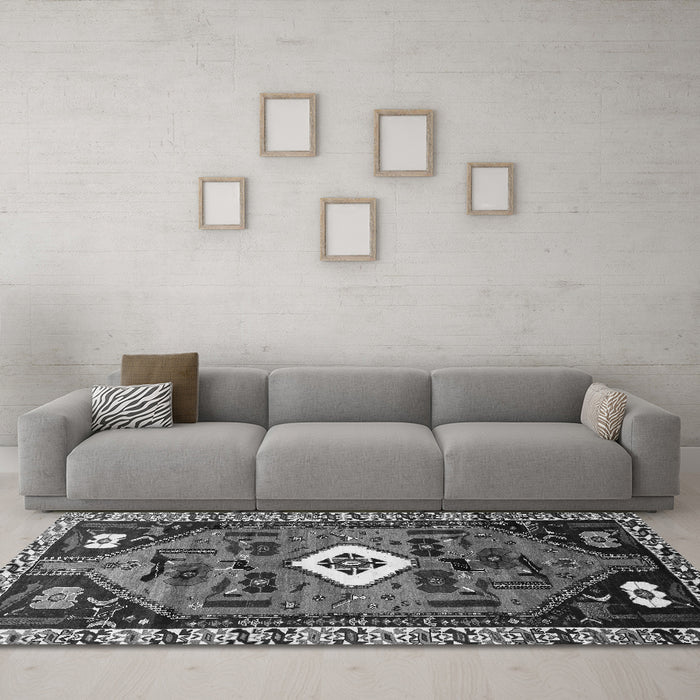 Machine Washable Persian Gray Traditional Rug in a Living Room,, wshtr746gry