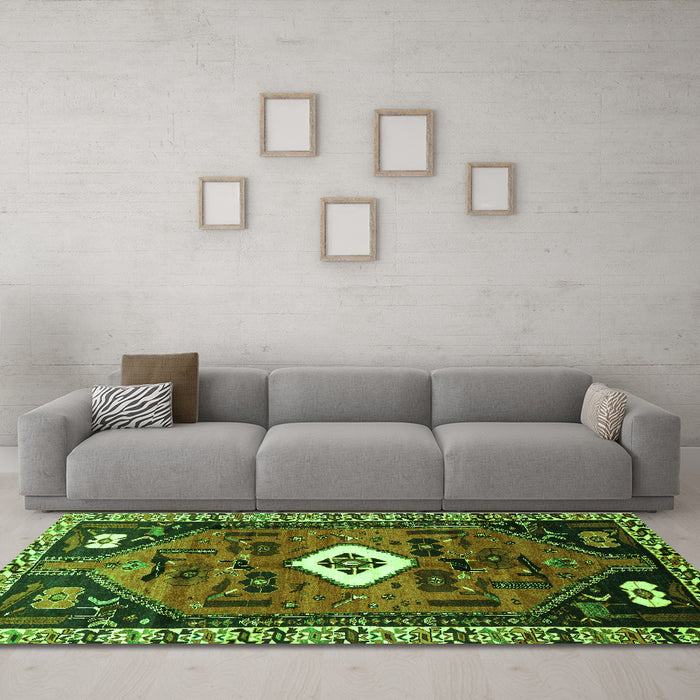 Machine Washable Persian Green Traditional Area Rugs in a Living Room,, wshtr746grn