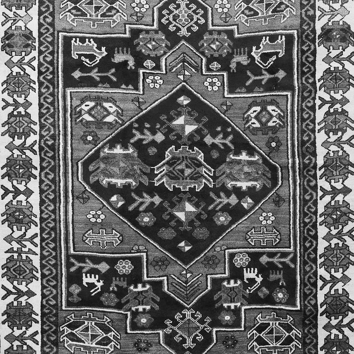 Serging Thickness of Machine Washable Persian Gray Traditional Rug, wshtr747gry