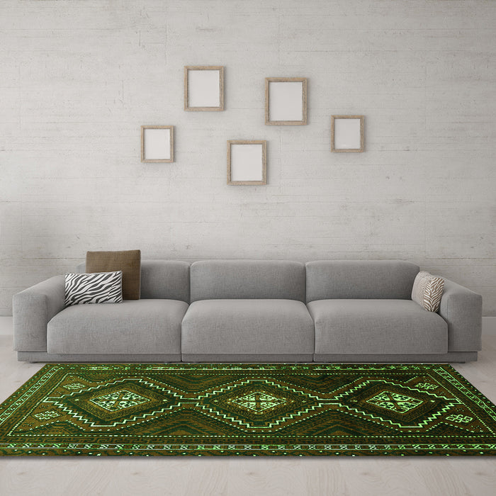 Machine Washable Persian Green Traditional Area Rugs in a Living Room,, wshtr748grn
