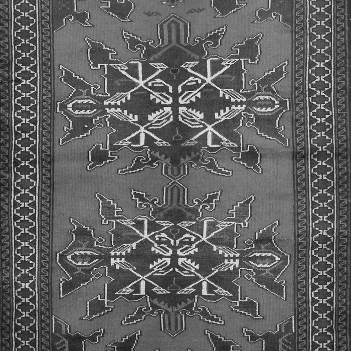 Serging Thickness of Machine Washable Persian Gray Traditional Rug, wshtr749gry