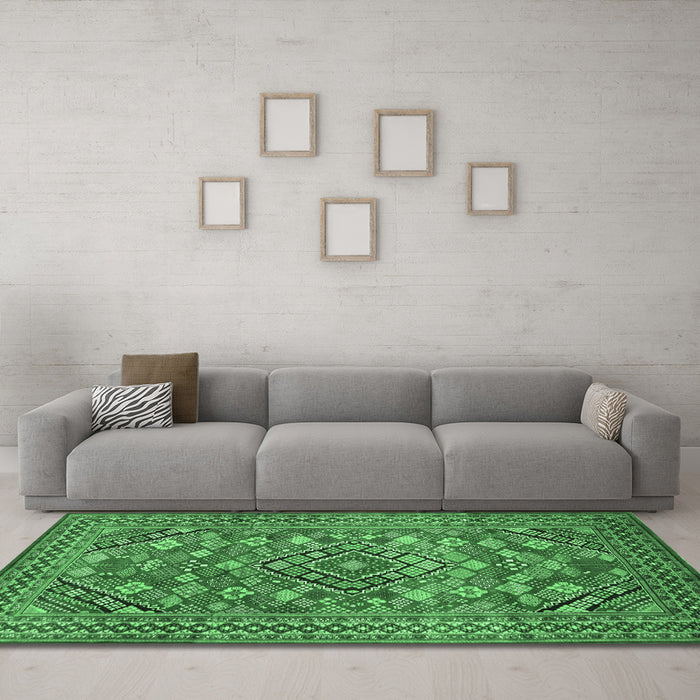 Machine Washable Persian Emerald Green Traditional Area Rugs in a Living Room,, wshtr74emgrn