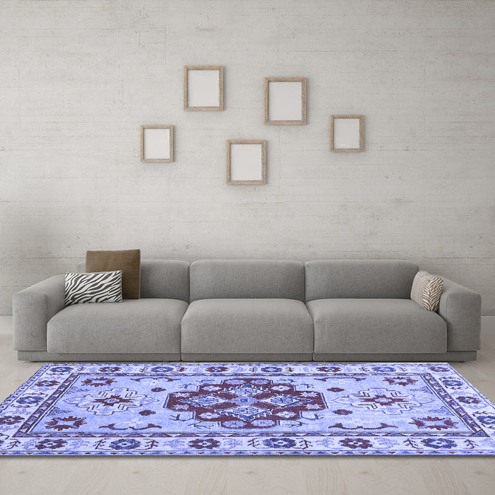 Machine Washable Persian Blue Traditional Rug in a Living Room, wshtr750blu