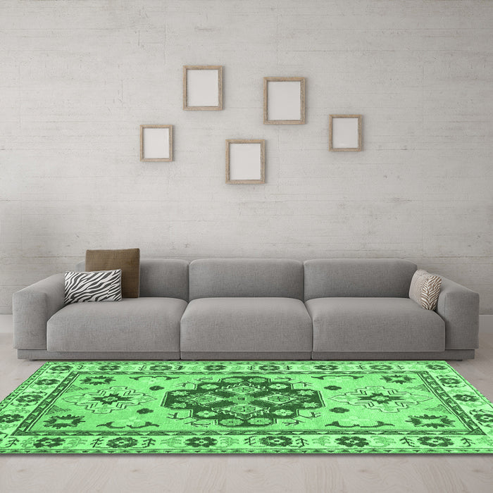 Machine Washable Persian Emerald Green Traditional Area Rugs in a Living Room,, wshtr750emgrn