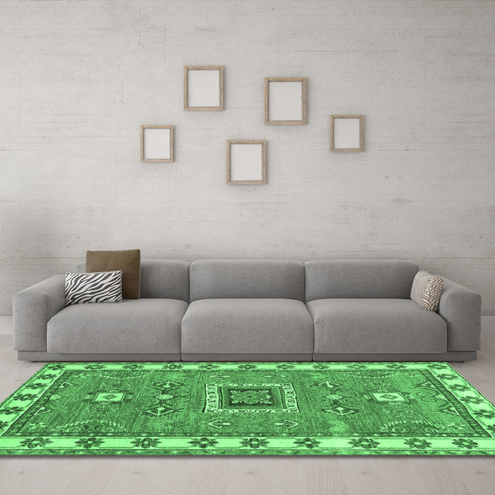 Machine Washable Geometric Emerald Green Traditional Area Rugs in a Living Room,, wshtr751emgrn