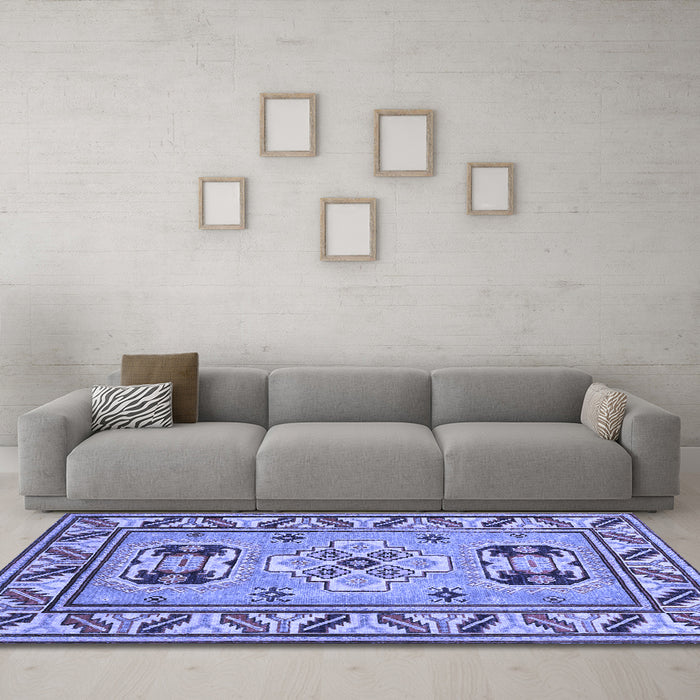 Machine Washable Geometric Blue Traditional Rug in a Living Room, wshtr752blu