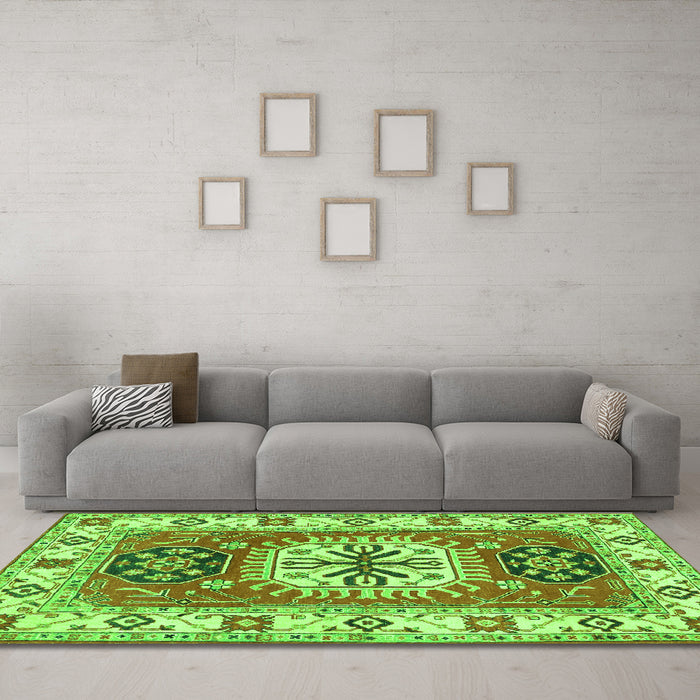 Machine Washable Persian Green Traditional Area Rugs in a Living Room,, wshtr753grn