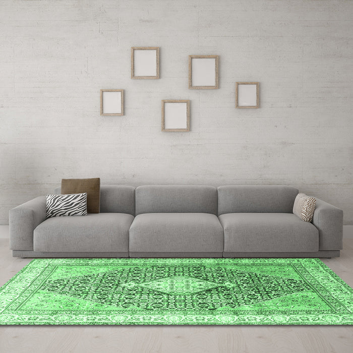 Machine Washable Persian Emerald Green Traditional Area Rugs in a Living Room,, wshtr754emgrn
