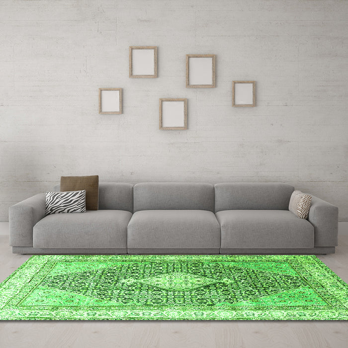 Machine Washable Persian Green Traditional Area Rugs in a Living Room,, wshtr754grn