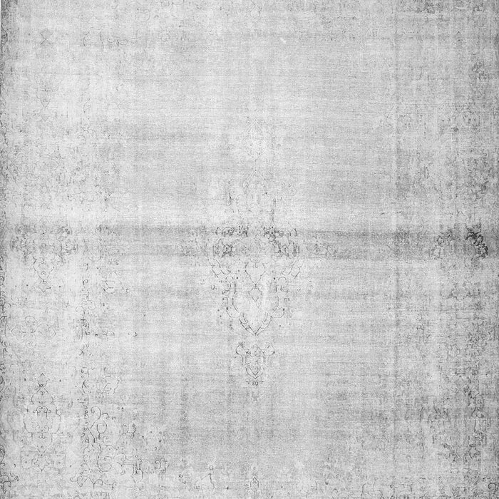 Serging Thickness of Machine Washable Persian Gray Traditional Rug, wshtr762gry