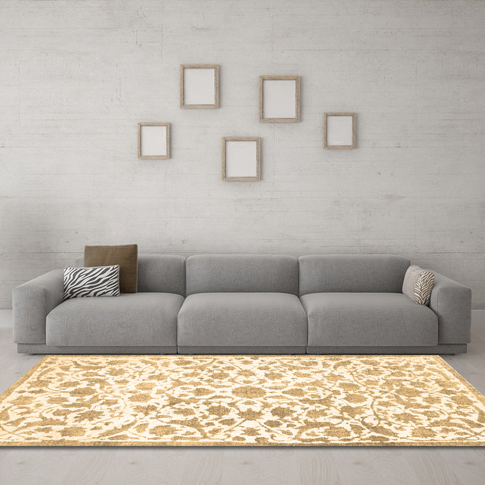 Machine Washable Persian Brown Traditional Rug in a Living Room,, wshtr763brn