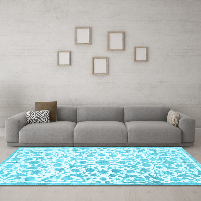 Machine Washable Persian Light Blue Traditional Rug in a Living Room, wshtr763lblu