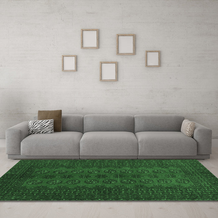 Machine Washable Persian Emerald Green Traditional Area Rugs in a Living Room,, wshtr766emgrn