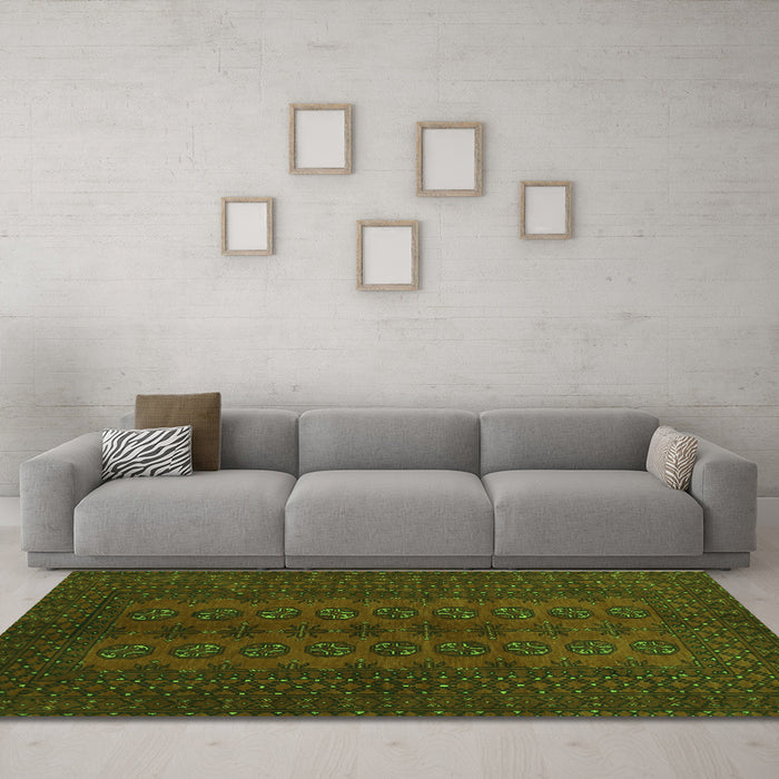 Machine Washable Persian Green Traditional Area Rugs in a Living Room,, wshtr766grn