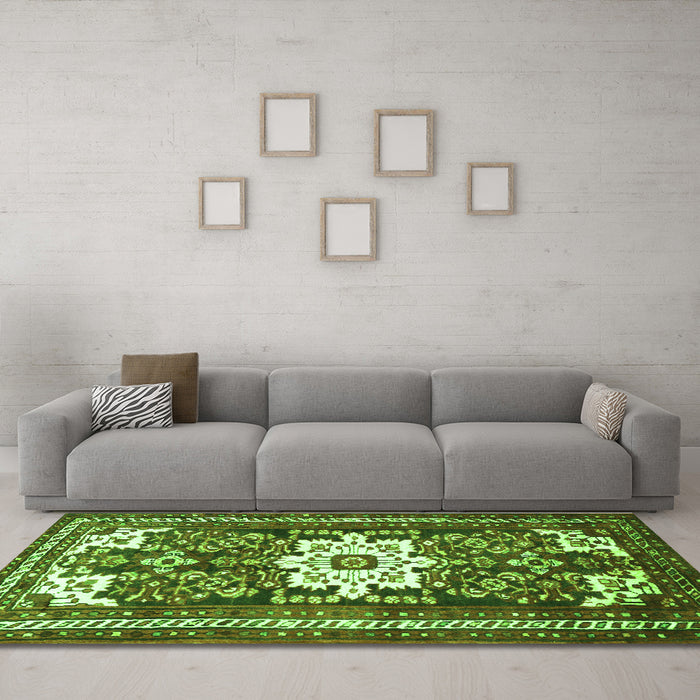 Machine Washable Persian Green Traditional Area Rugs in a Living Room,, wshtr768grn