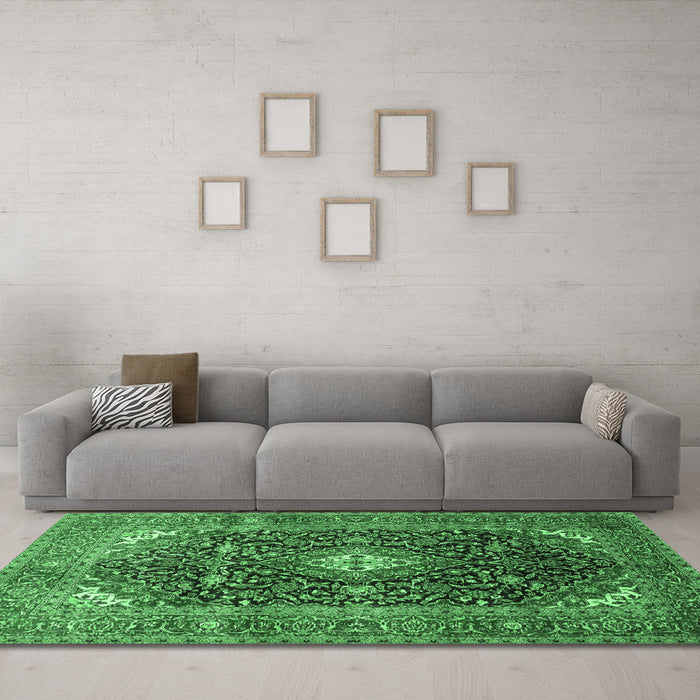 Machine Washable Medallion Emerald Green Traditional Area Rugs in a Living Room,, wshtr76emgrn