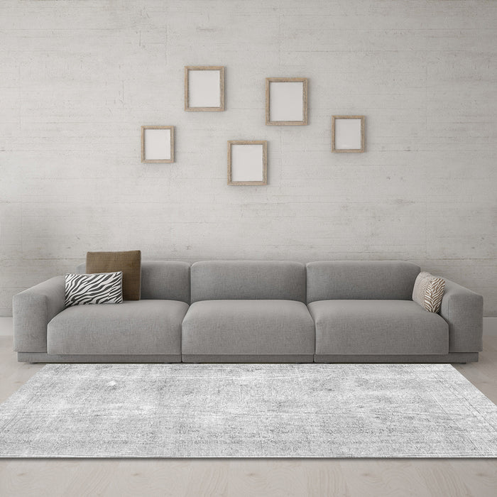 Machine Washable Persian Gray Traditional Rug in a Living Room,, wshtr770gry