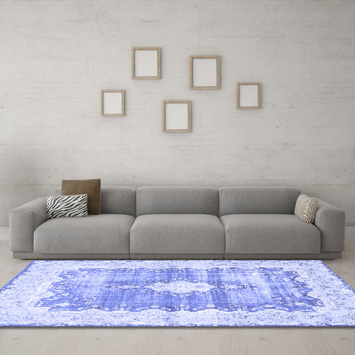 Machine Washable Persian Blue Traditional Rug in a Living Room, wshtr771blu