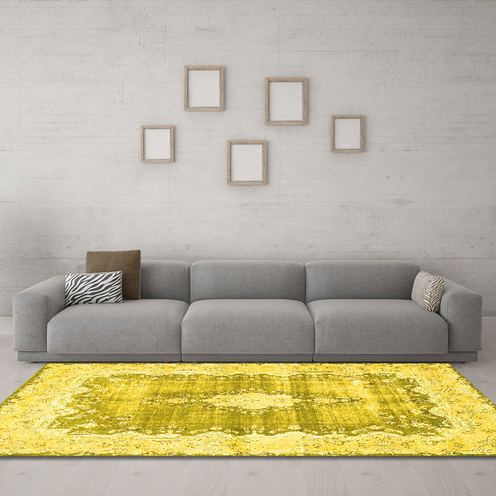 Machine Washable Persian Yellow Traditional Rug in a Living Room, wshtr771yw