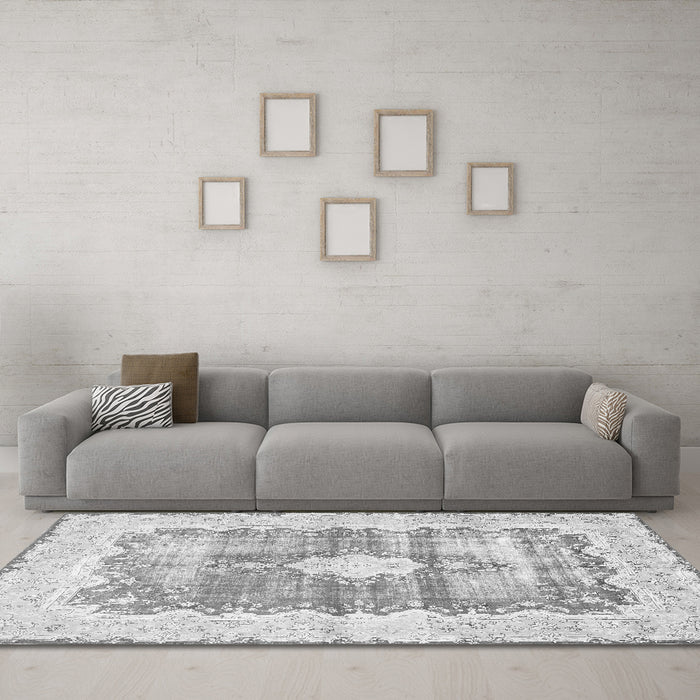 Machine Washable Persian Gray Traditional Rug in a Living Room,, wshtr771gry