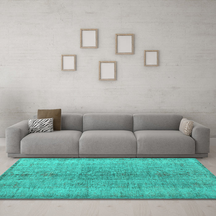Machine Washable Persian Turquoise Traditional Area Rugs in a Living Room,, wshtr772turq