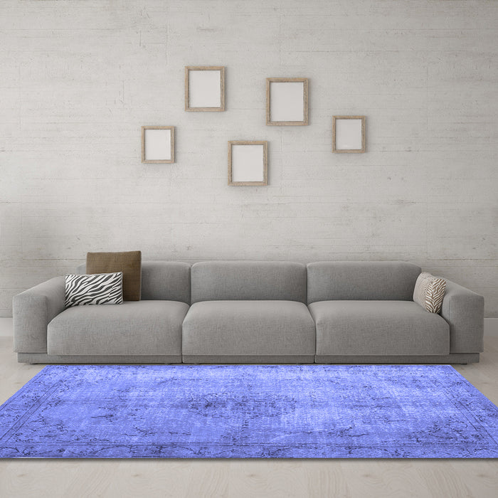 Machine Washable Persian Blue Traditional Rug in a Living Room, wshtr773blu