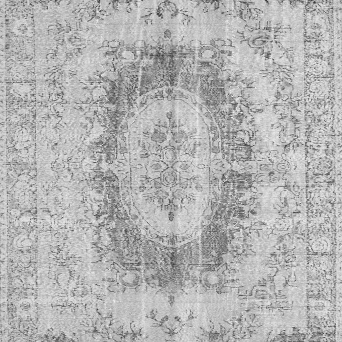 Serging Thickness of Machine Washable Persian Gray Traditional Rug, wshtr774gry