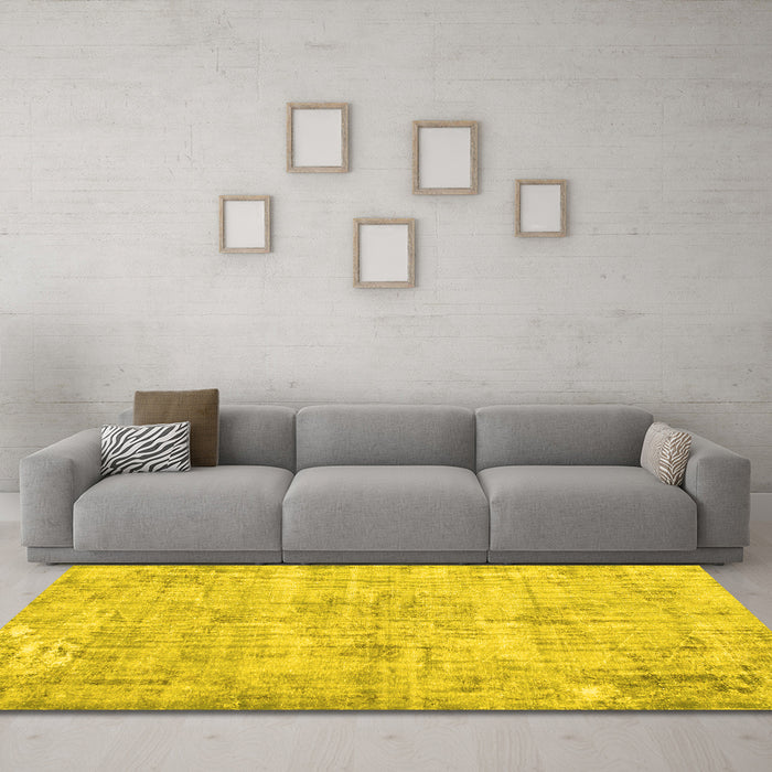 Machine Washable Persian Yellow Traditional Rug in a Living Room, wshtr775yw