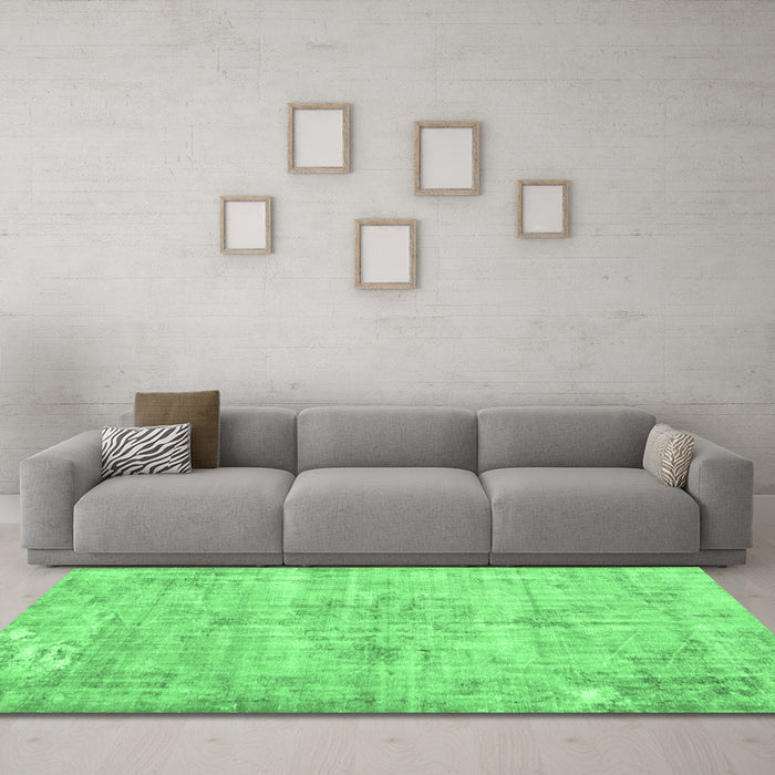 Machine Washable Persian Emerald Green Traditional Area Rugs in a Living Room,, wshtr775emgrn