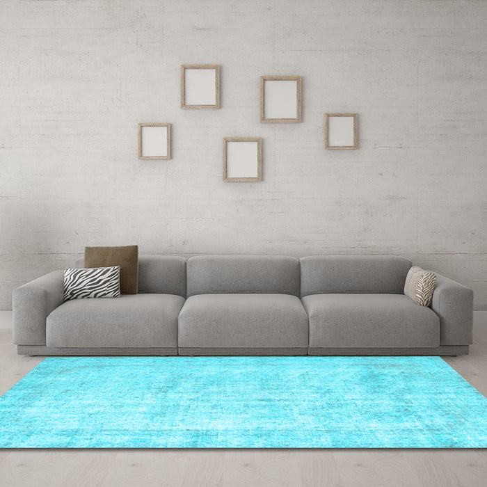 Machine Washable Persian Light Blue Traditional Rug in a Living Room, wshtr776lblu