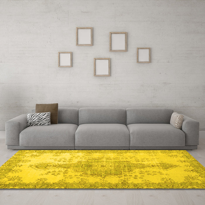 Machine Washable Persian Yellow Traditional Rug in a Living Room, wshtr777yw