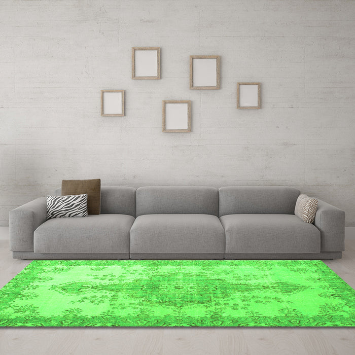 Machine Washable Persian Green Traditional Area Rugs in a Living Room,, wshtr777grn