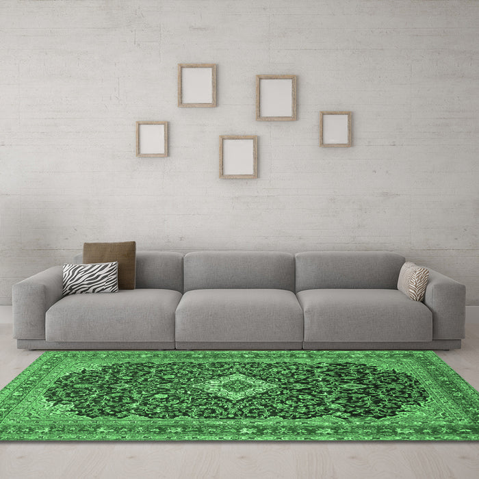 Machine Washable Medallion Emerald Green Traditional Area Rugs in a Living Room,, wshtr77emgrn
