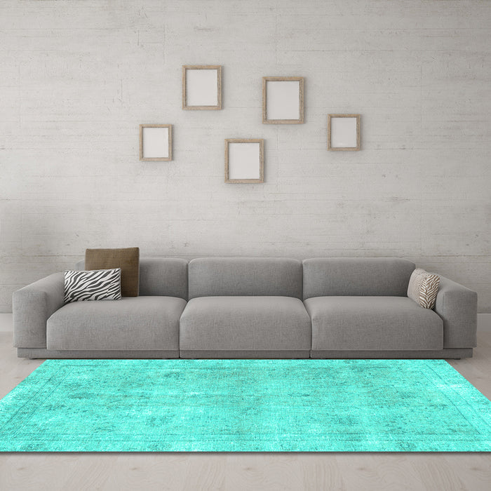 Machine Washable Persian Turquoise Traditional Area Rugs in a Living Room,, wshtr780turq