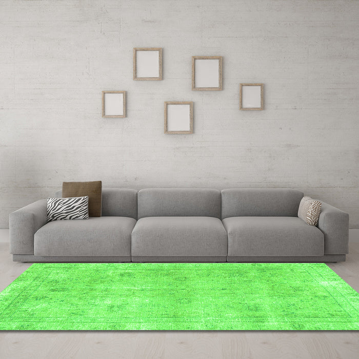 Machine Washable Persian Green Traditional Area Rugs in a Living Room,, wshtr780grn